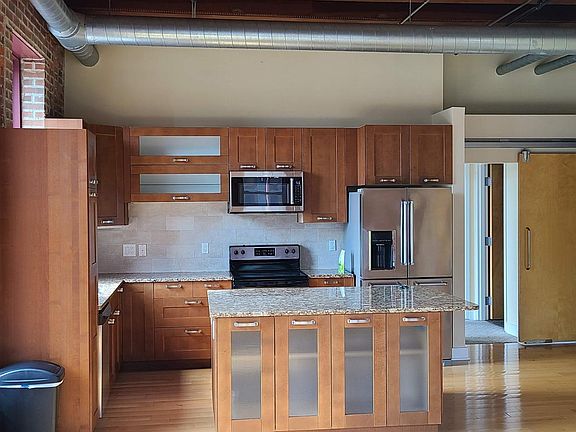 2nd image of 150 E Main St APT 204