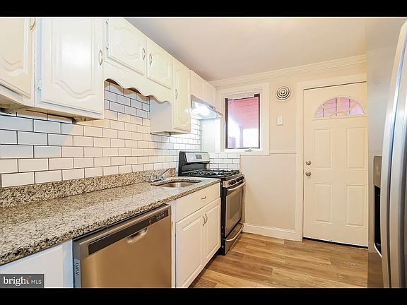 5th image of 3237 Kentucky Ave