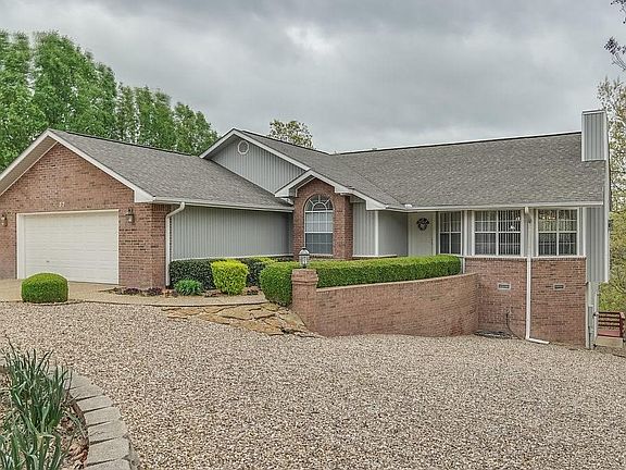 2nd image of 37 Cullen Hills Dr