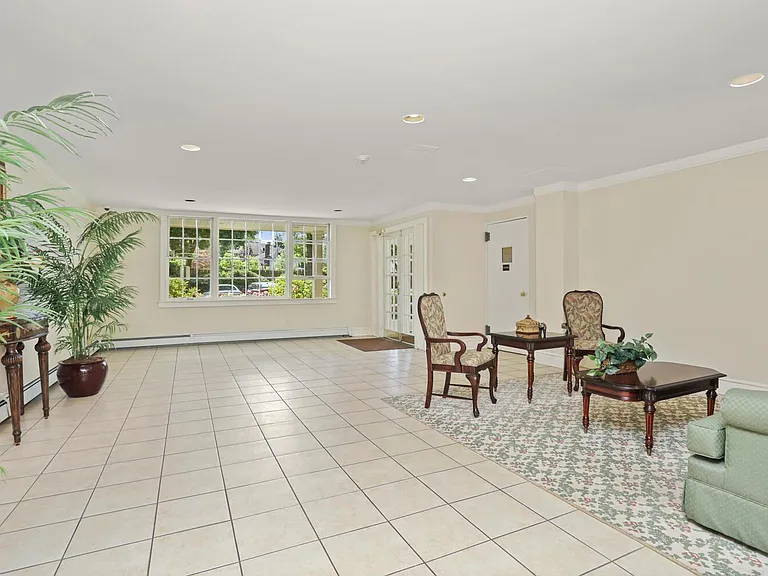 3 Consulate Dr #4F — Photo 25