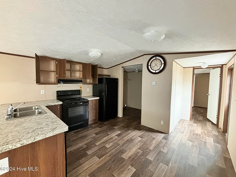 342 Lorraine St — Photo 3