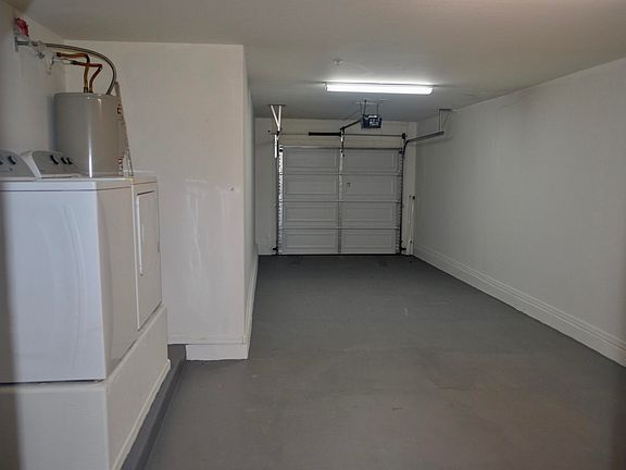 5th image of 2357 E Huntington Dr