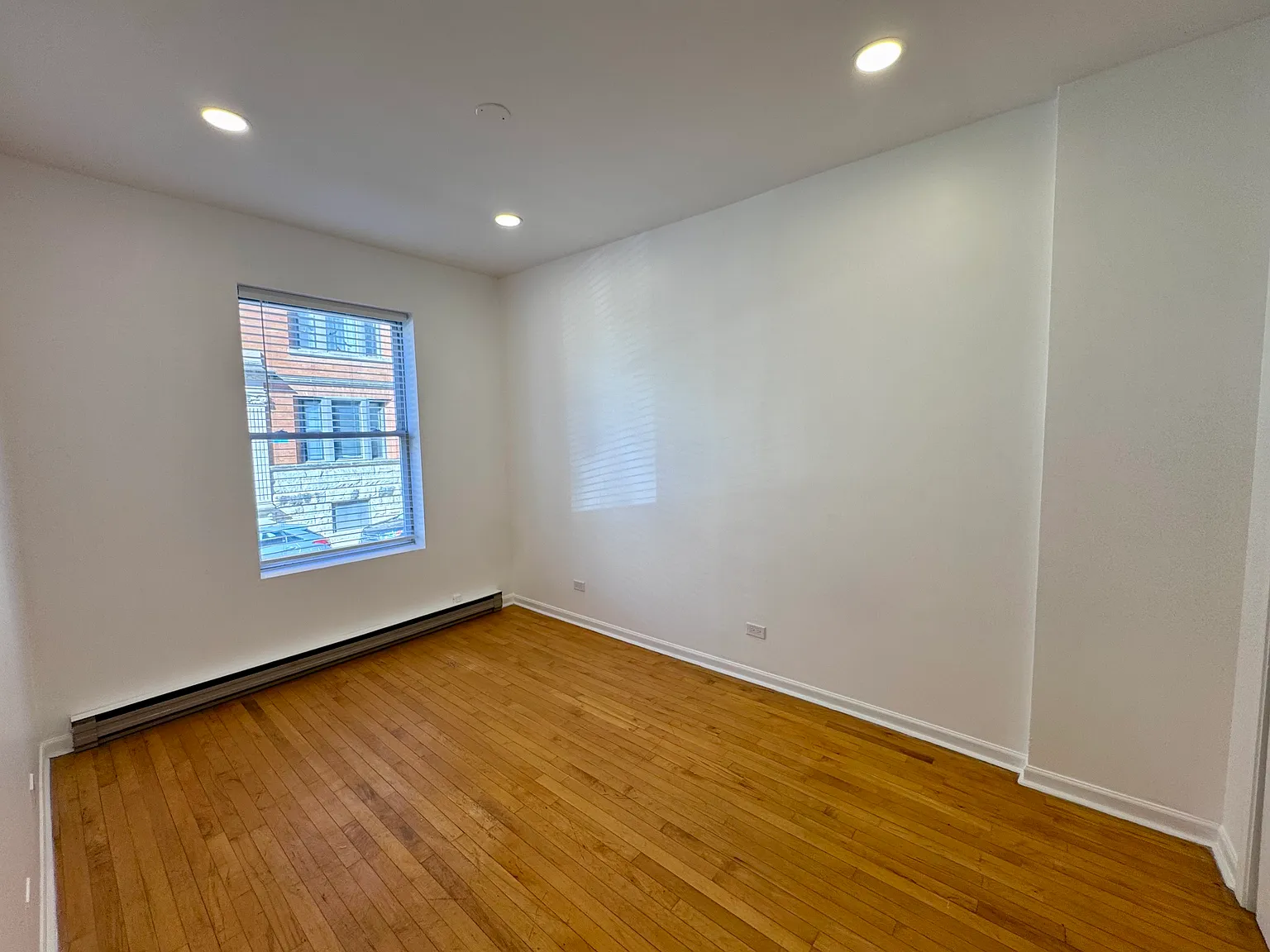 2 bed, 1000 sqft, $3,295 — Photo 3