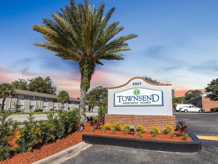 Townsend Apartments — Photo 35