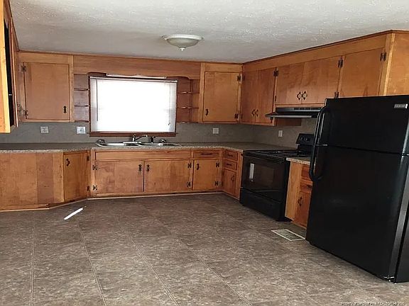 3rd image of 7502 Seaton Pl