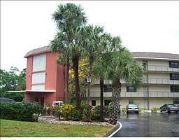 5th image of 2424 N Federal Hwy APT 104