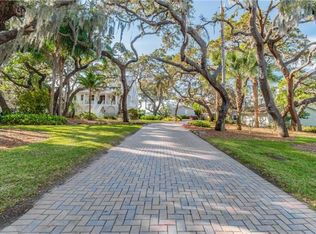 503 N Mayo St, Crystal Beach, FL 34681