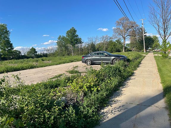 3rd image of 14300 W National Ave