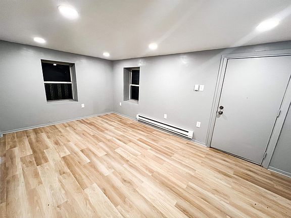 3rd image of 5408 Hudson Ave
