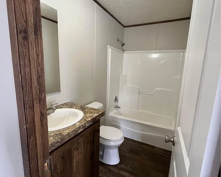 Lakeview Terrace — Photo 14