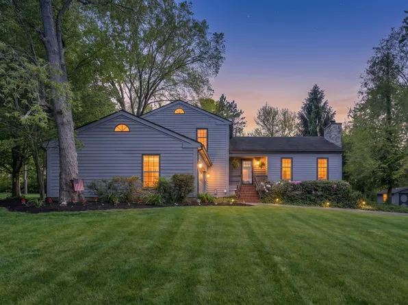 141 Camelot Dr, Urbana, OH 43078