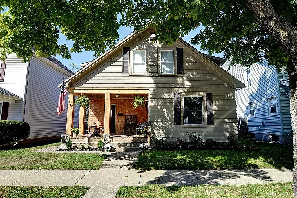 102 Franklin St photo 1