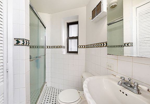 4th image of 350 E 53rd St APT 2D