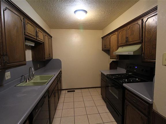 5th image of 2233 Donna Dr