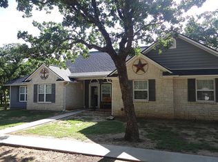 330 Rambling Oaks Rd, Graham, TX 76450