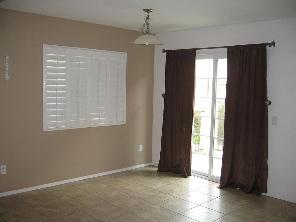 2nd image of 25864 Iris Ave