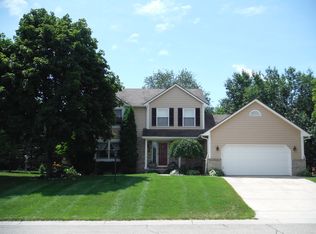 9131 Woods Edge Dr, Commerce Township, MI 48382