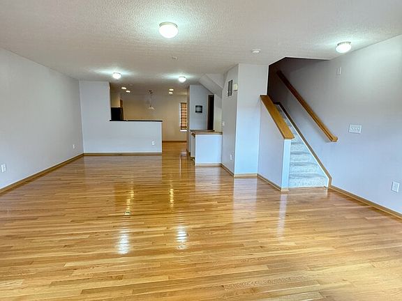 3rd image of 5934 Winberry Creek Dr