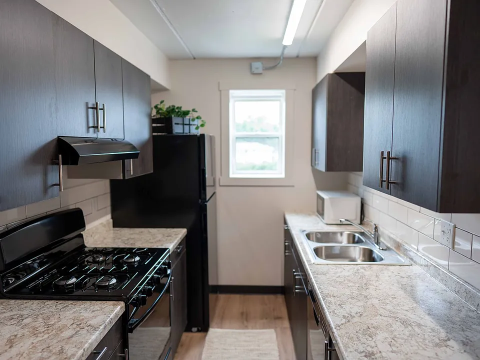 1232 4th Ave SW