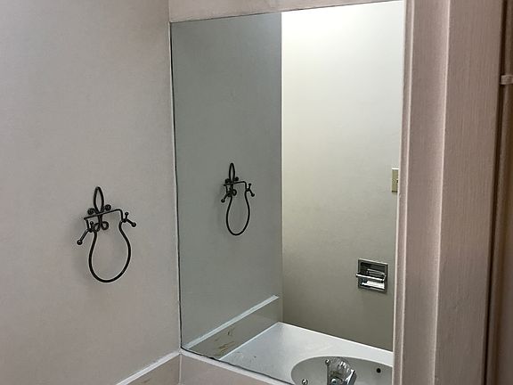 1/2 Bath2
