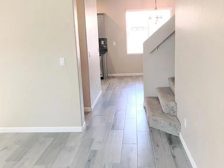 3618 W Marconi Ave — Photo 9
