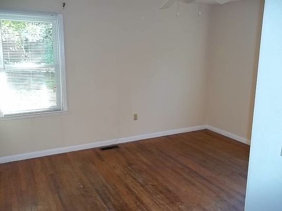 3rd image of 808 East Ave APT A