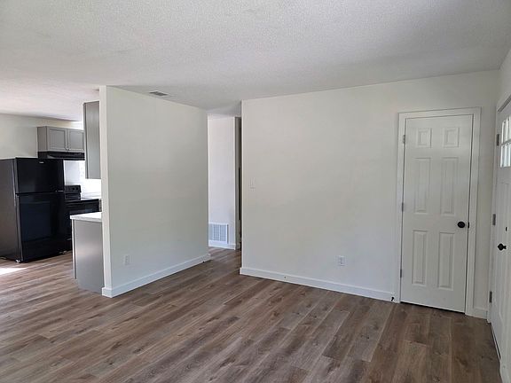3rd image of 309 E 3rd St