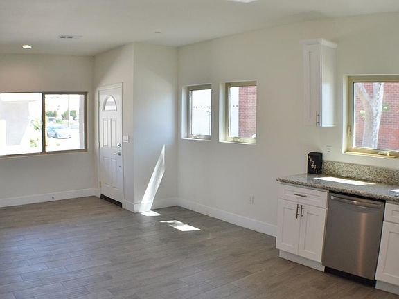 5th image of 18329 Alburtis Ave