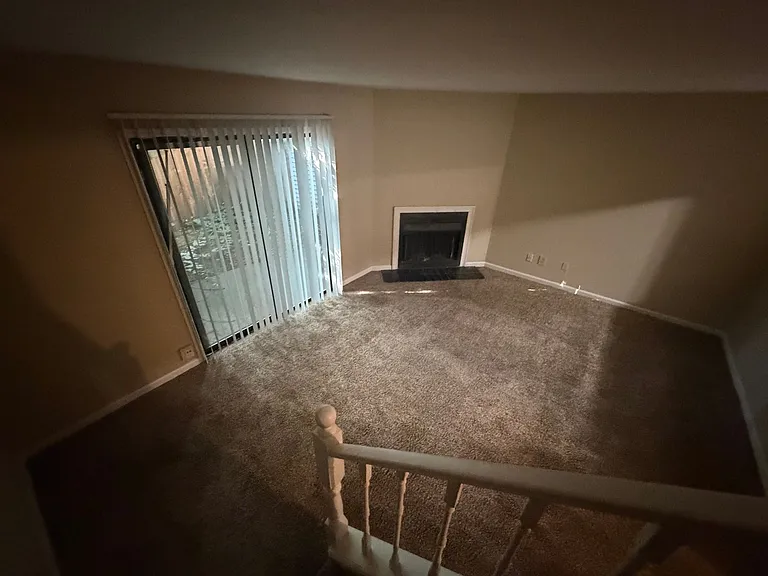 1215 Oakplace Dr — Photo 3
