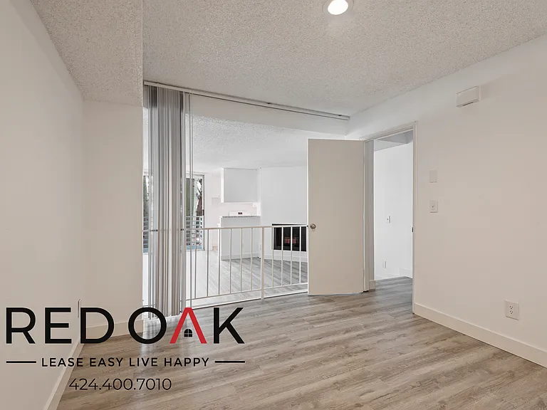 8309 Cedros Ave #110 — Photo 8
