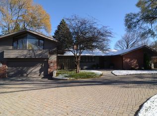 8465 Skokie Blvd, Skokie, IL 60077