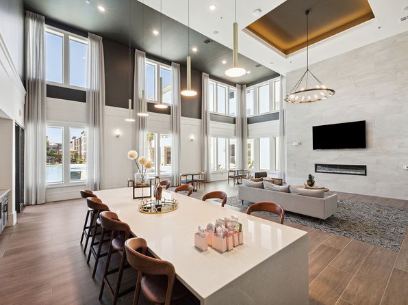 800 W Pasadena Blvd #2-2205