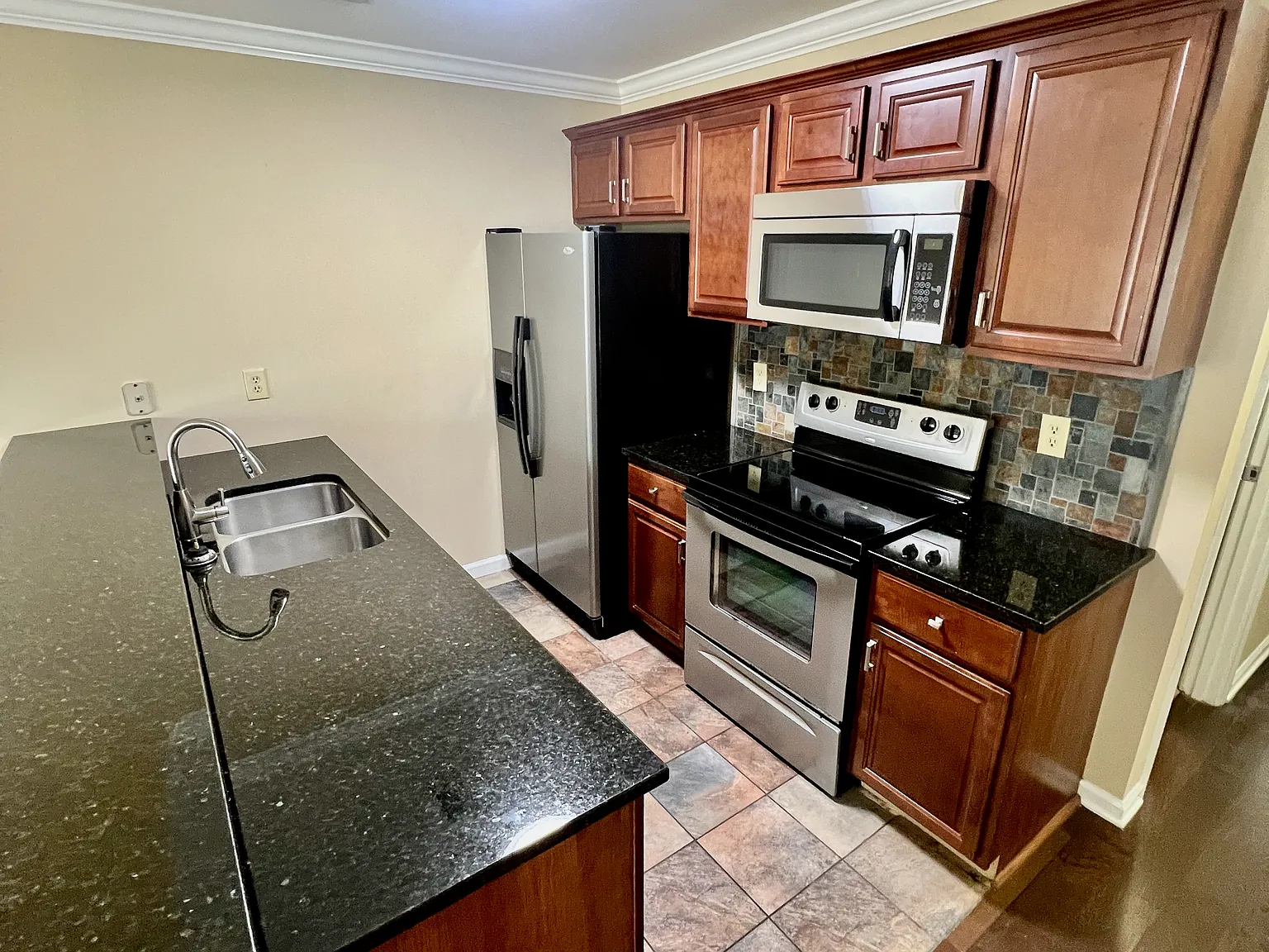 1 bed, $1,200 — Photo 4