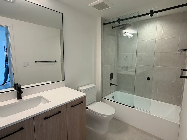 2900 NW 17th St #2T — Photo 4