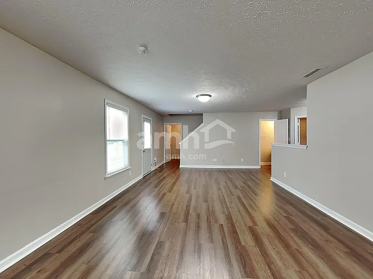 2364 Blackthorn Dr — Photo 6
