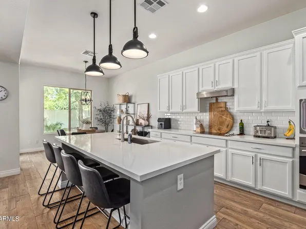 2908 E MAPLEWOOD Street, Gilbert, AZ 85297