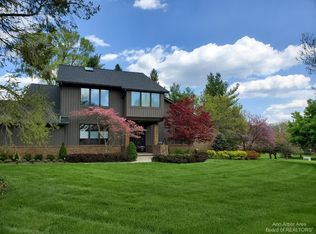 5661 Tanglewood Dr, Ann Arbor, MI 48105