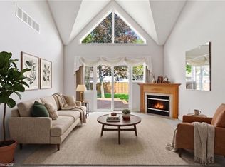 212 Stonehenge Dr #41, Ancaster, ON L9K1N4