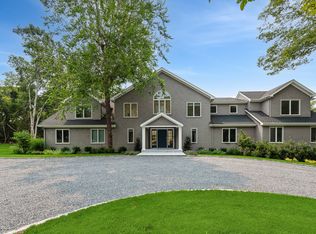 28 Old Meeting House Rd, East Quogue, NY 11942