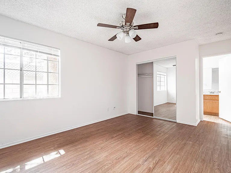 415 W Center St #B — Photo 8