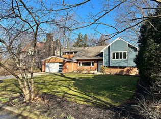 2413 Edgehill Rd, Cleveland Heights, OH 44106