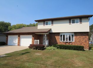 440 W Park St, Sheridan, IL 60551