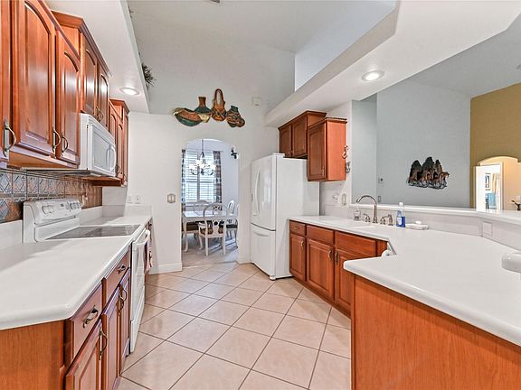 4th image of 4002 SW Melbourne Street