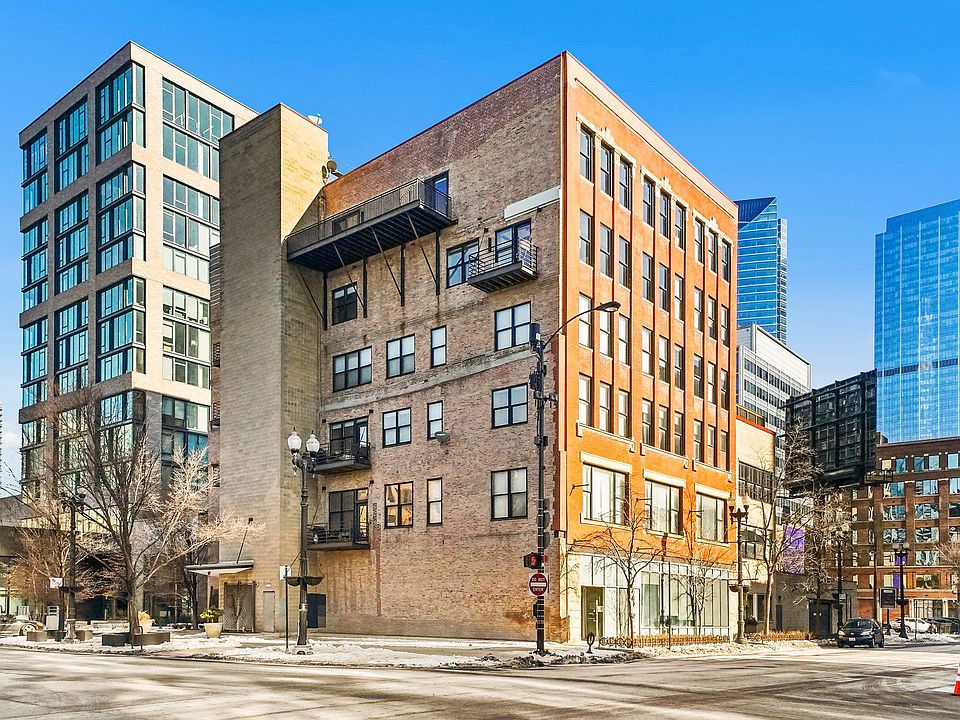 1st image of 626 W Randolph St Unit 403