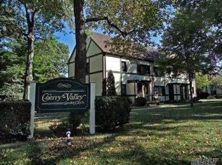 107 15th St, Garden City, NY 11530