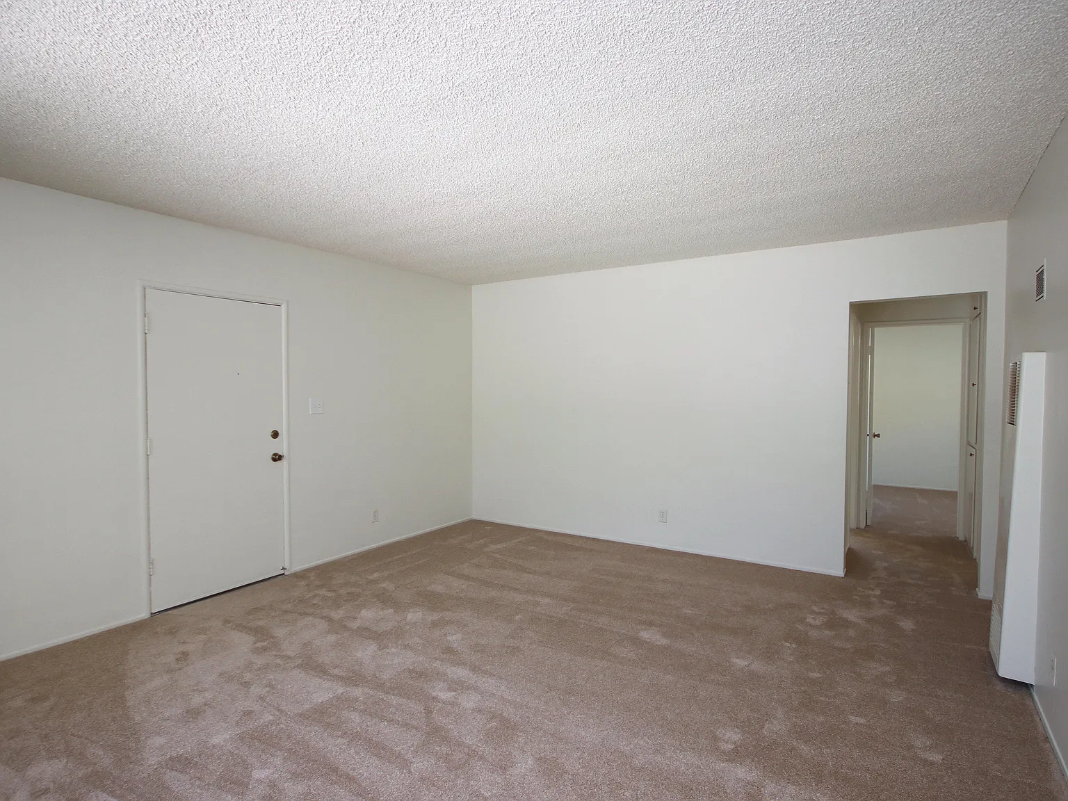 Very nice 2 bedroom/ 1 bath at Alhambra, CA — Photo 4