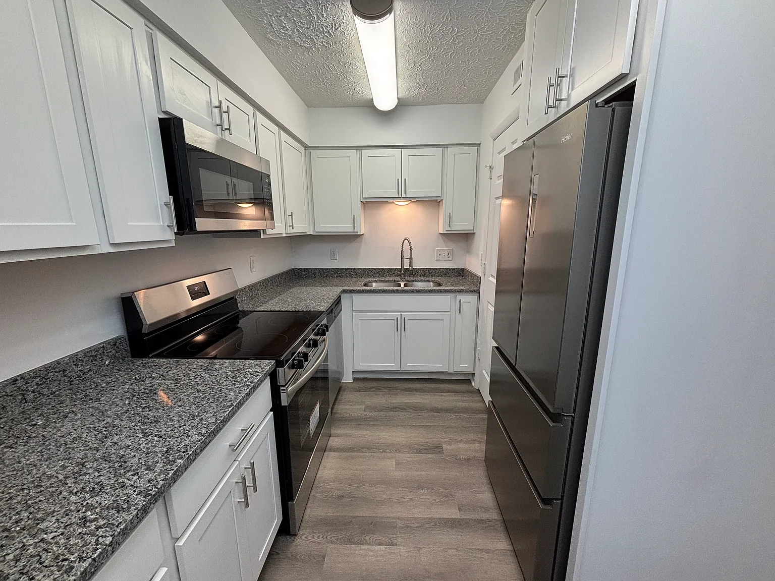 526 Forest St — Photo 1
