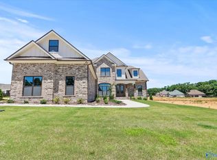 22692 Gunner Cir, Athens, AL 35613