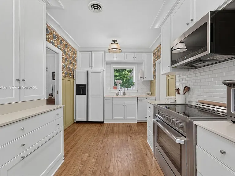 1710 Segovia St — Photo 12