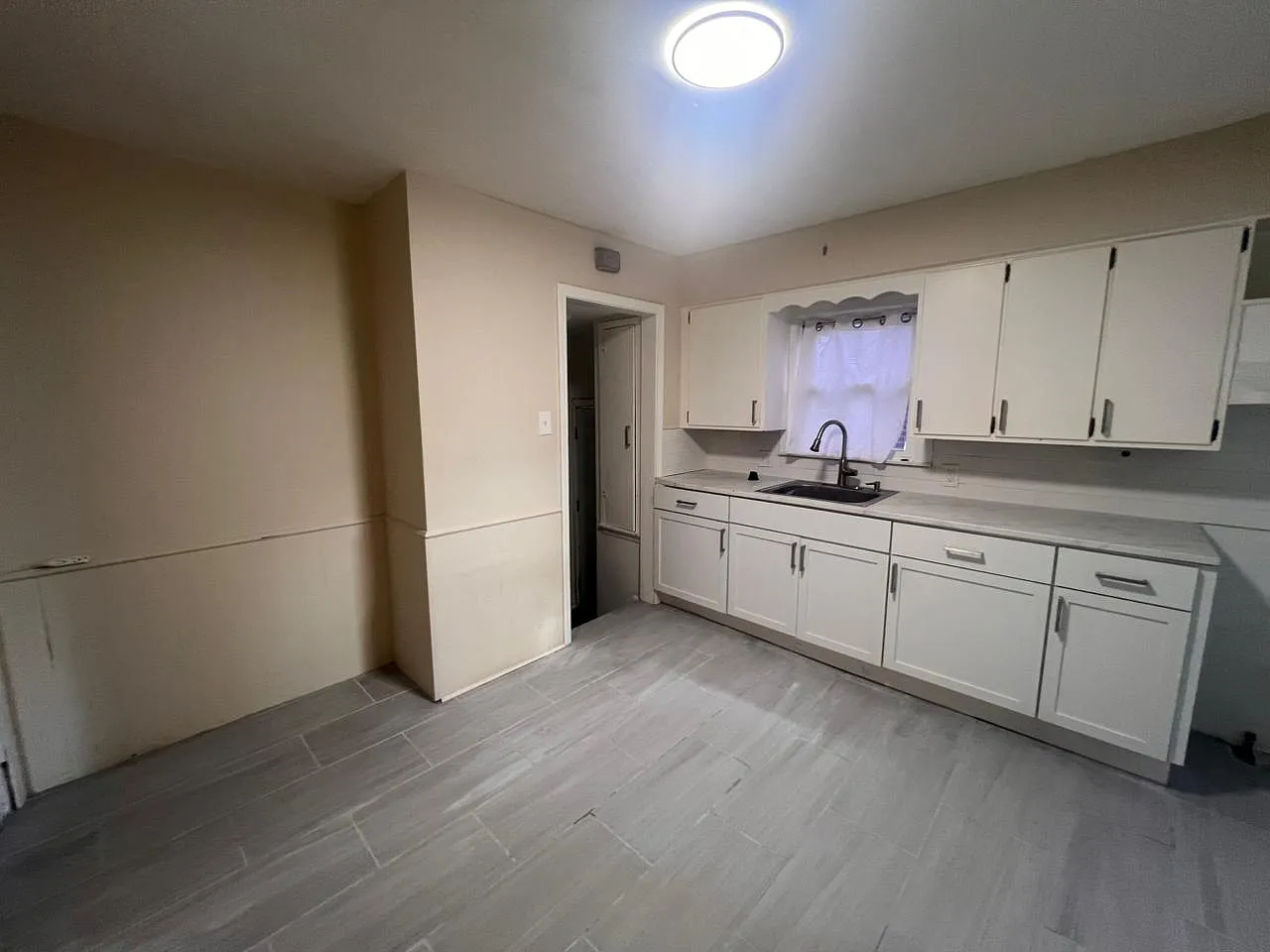 8032 Vaughan Street - Pincha Investments LLC - 1 — Photo 2